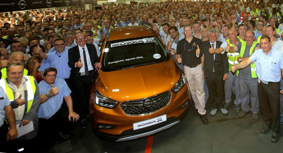 Opel CEO Drives First New Mokka X Off The Line