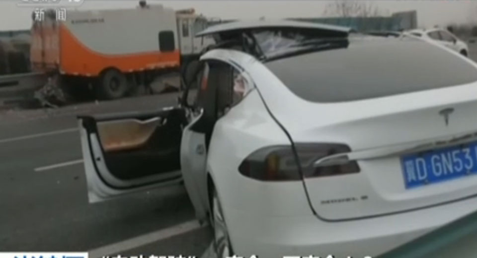 Chinese Tesla Crash May Have Been First Fatal Incident Involving Autopilot