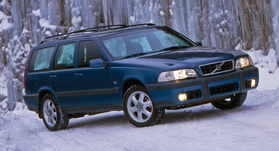  Volvo Looks Back Before Moving Forward With New V90 Cross Country