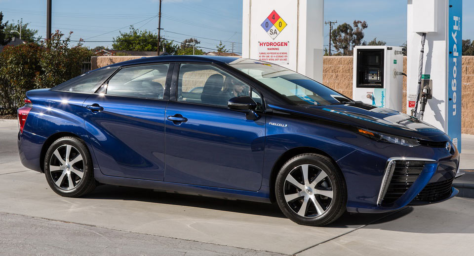  2017 Toyota Mirai Fuel-Cell Retails For $57,500, Adds New Color