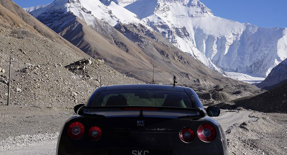 Nissan GT-R Owner Does The Unthinkable, Drives To Everest Base Camp