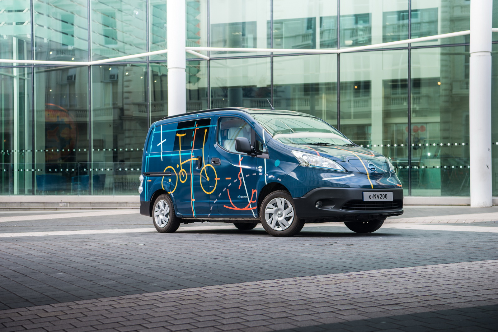 Nissan Just Turned An Electric e-NV200 Into A Cool Mobile Office [28  Pics+Videos]