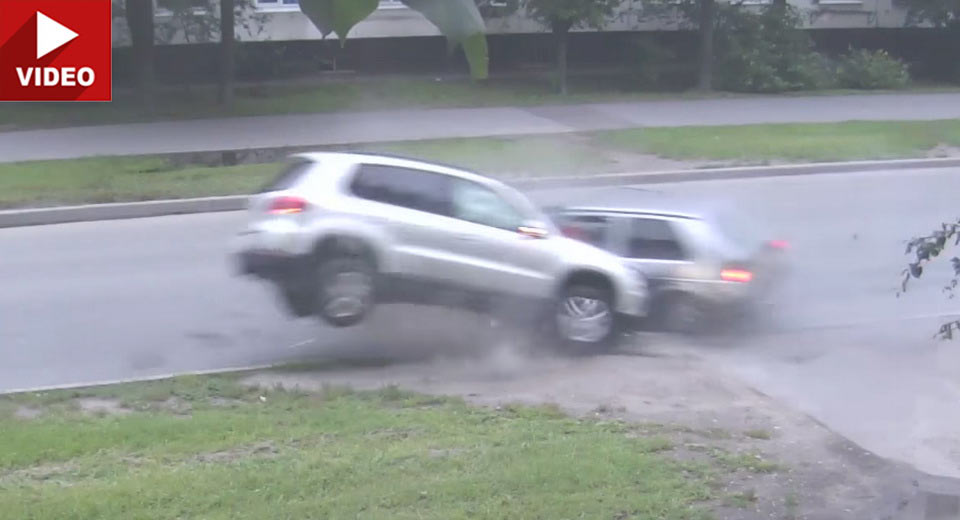  Side Airbags Were Invented For People Like This VW Tiguan Driver