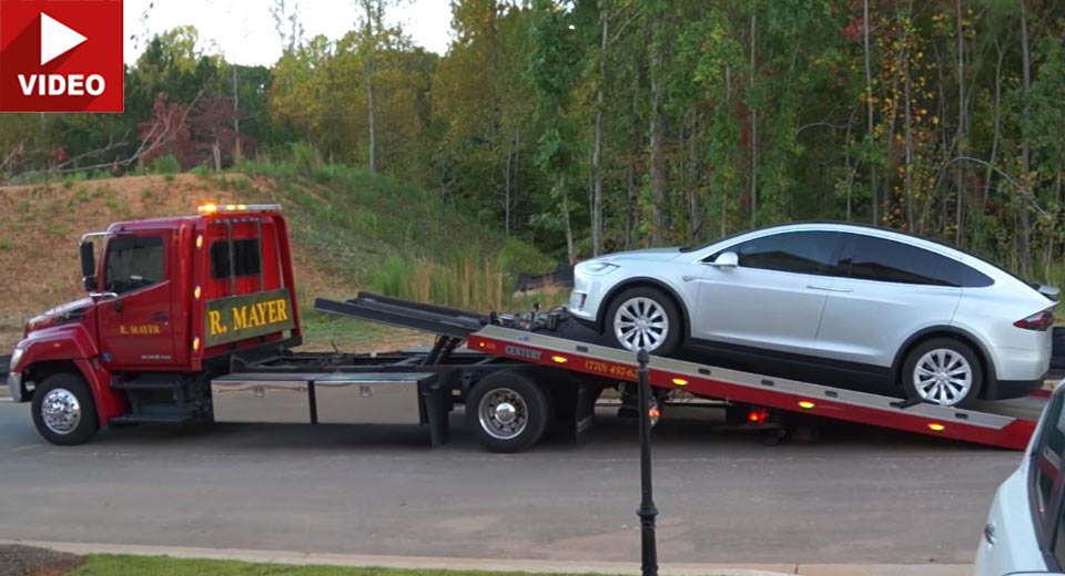  Model X Owner Experiences Door Latch Failure, Tesla Quick To Fix It