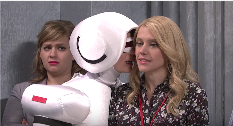  Emily Blunt Plays A Malfunctioning Honda Robot on ‘Saturday Night Live’