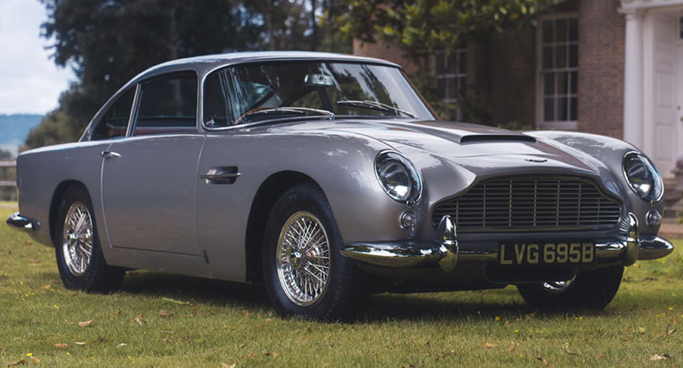  Someone Bought A $1 Million Aston Martin DB5 Using Apple Pay