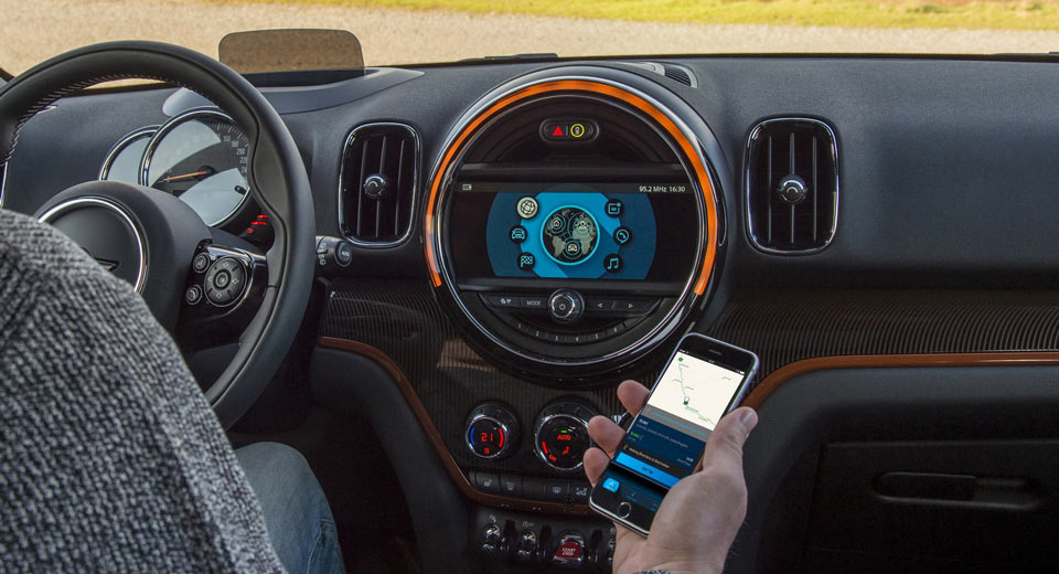 MINI Connected Gets Upgraded, Features New Personal Mobility Assistant