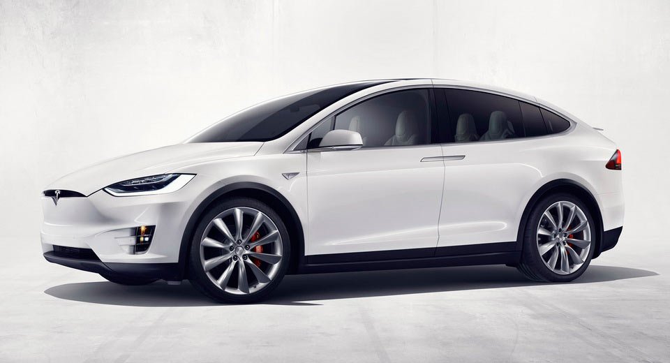 Tesla Owners In Moscow Make Up For The Brand’s Absence With Unofficial Service Center