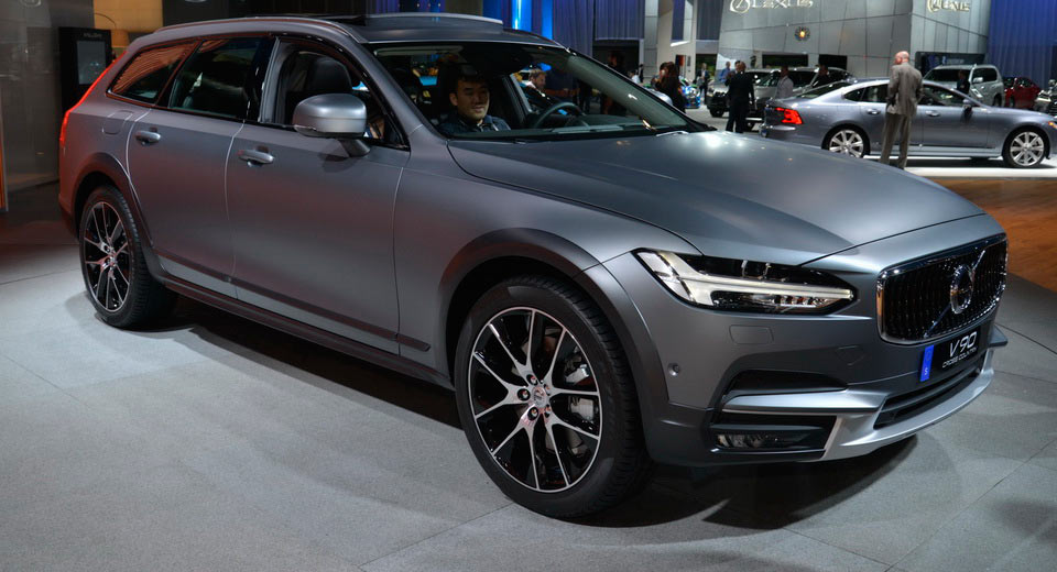  Volvo’s New V90 Cross Country Looks Like The Perfect Crossover