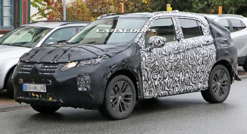Mitsubishi’s Outlander Sport – ASX Replacement Spied Inside-Out For The First Time