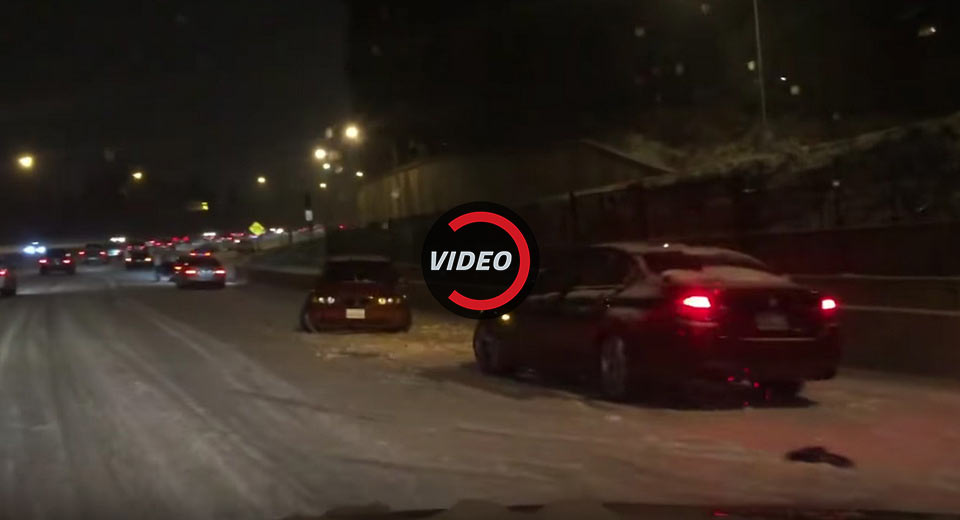 Portland Drivers Abandon Their Cars After Only A Couple Inches Of Snow