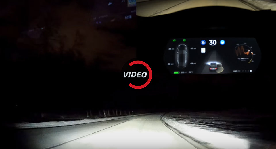  Watch Tesla’s Autopilot Navigate Snow Covered Road Without Lane Markings