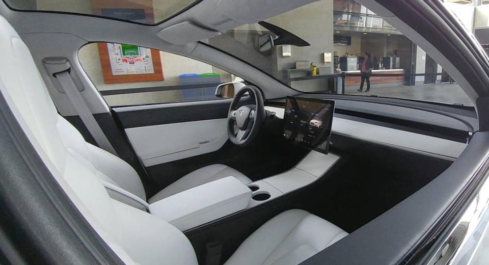  Here’s A New Image Of Tesla Model 3’s Minimalist Interior