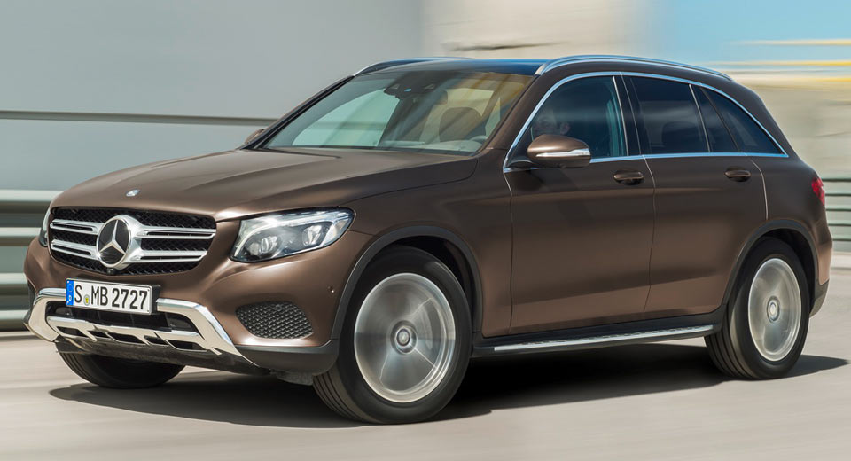  Mercedes-Benz Tops Global Premium Segment Sales Charts