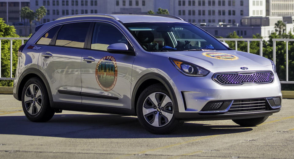  Kia Niro Sets Guinness Record For Most Frugal Hybrid Vehicle On A Coast-To-Coast Trip