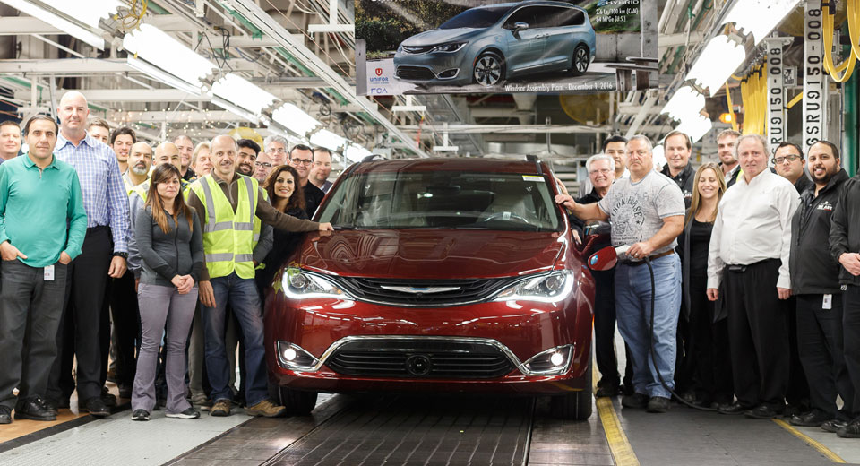  Chrysler Starts Production Of The Pacifica Hybrid, Axes The 200