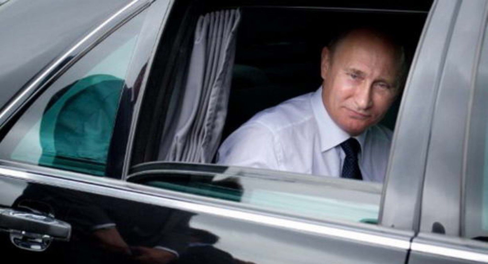 Roll Like A Boss In Vladimir Putin’s Presidential Mercedes S600 Armored Limo