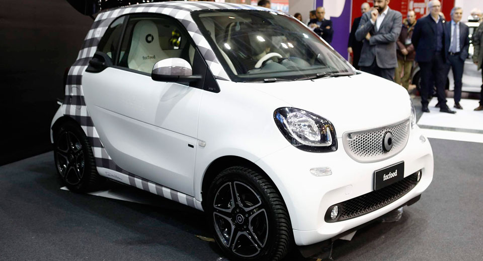 Smart Forfood Rolls Into Bologna As The World’s Tiniest Gourmet Food Truck