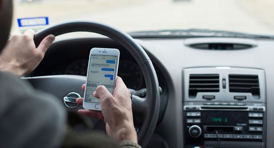  Crash Victim Sues Apple For Not Preventing Texting And Driving