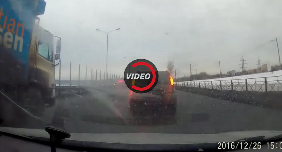 Dashcam Driver Meets Broken Down SUV In The Middle Of A Motorway