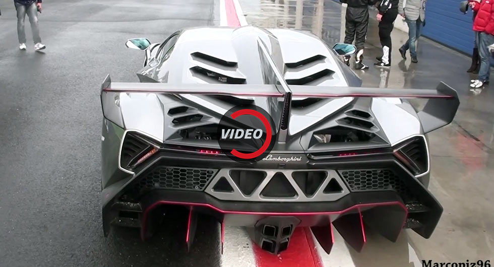  Watch A Lamborghini Veneno Dance Around A Rain Soaked Track