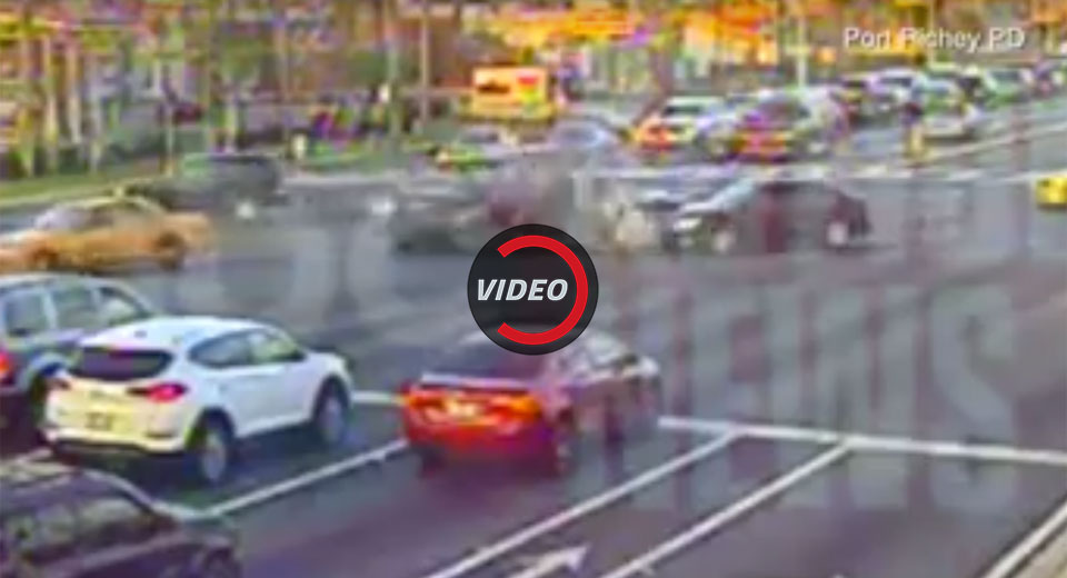  Red Light Camera Captures Moment SUV Crashes At 70 MPH After Driver Has Seizure