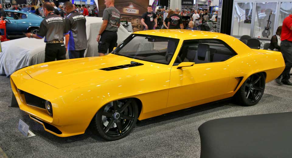  Roadster Shop’s Camaro Inferno Is Restomod Done Right