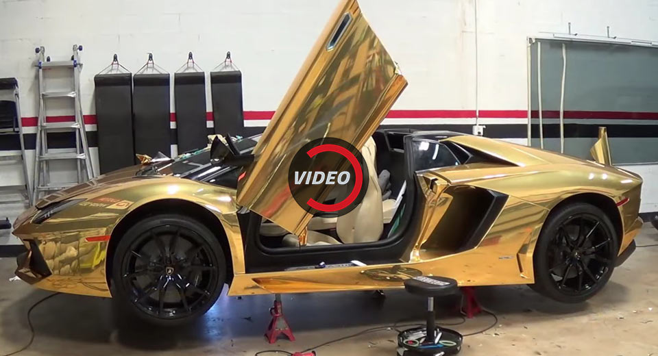  Here’s How A Lamborghini Aventador Roadster Gets A Shiny Gold Chrome Wrap