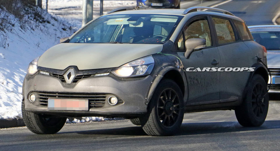  Second-Gen Renault Captur Spotted Hiding Under This Cool Wagon Mule
