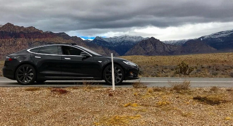 Tesla Driver Stranded In The Desert After Keyless Smartphone App Loses Service