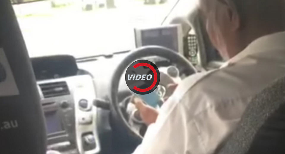  Woman Lashes Out At Taxi Driver For Making Her 5 Min Late