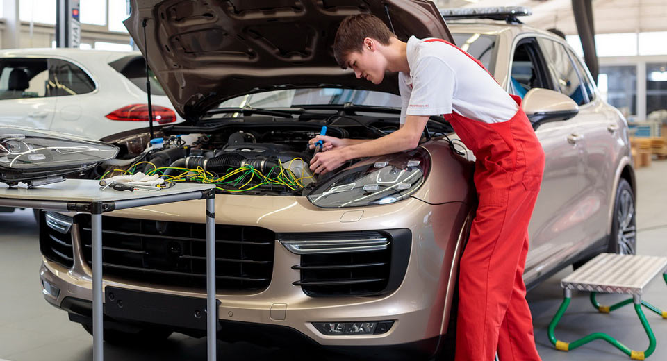 Apprentice-Converted Porsche Cayenne Is Ready For The Sachsenring