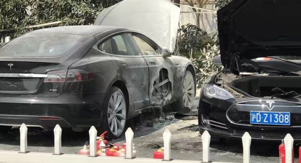  Tesla Model S Starts A Barbecue In Shanghai