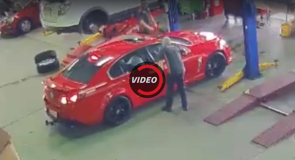 Aussie Thief Casually Steals Commodore From Dealer Mechanic In Broad Daylight!