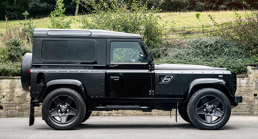 Kahn Design’s Latest Land Rover Flying Huntsman Has A Nose Like Pinocchio