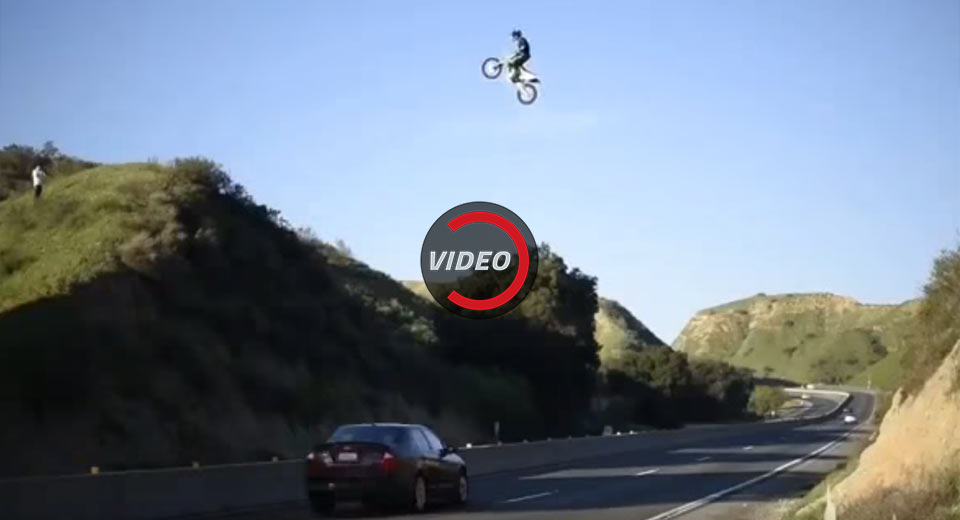 Daredevil Jumps Motorbike Over Californian Freeway, Authorities Not Happy