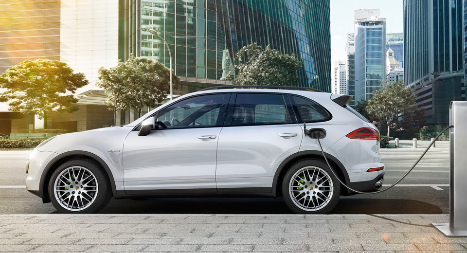 Porsche’s Working On A Cayenne Turbo S E-Hybrid With 671 HP