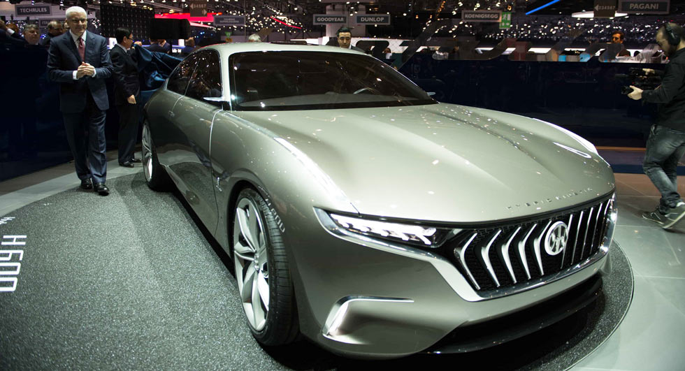 Pininfarina’s H600 Concept Packs Fantastical 800-HP Microturbine Hybrid Into An Elegant Sedan