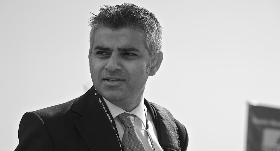  London Mayor Wants Cars Banned From Near Schools To Reduce Pollution