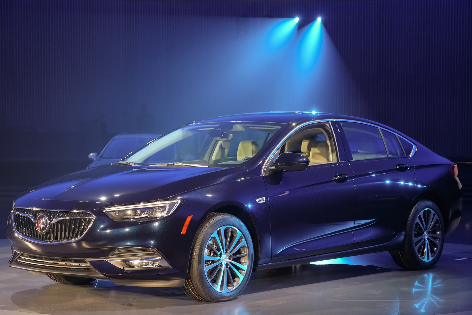 Buick Unveiled 2018 Regal Designed to Take on Audi and BMW
