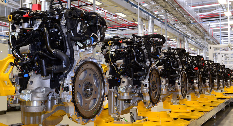  Jaguar Starts Producing New Four-Cylinder Engines In UK