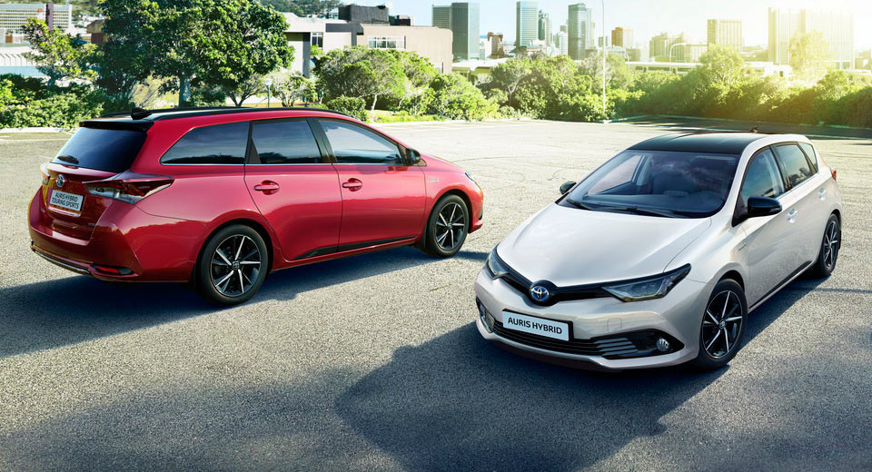  Toyota Adds Bi-Tone Edition To Auris Hatch & Touring Range