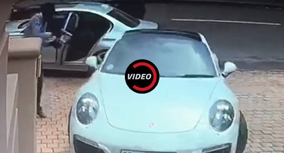 Quick Thinking Porsche 911 Driver Avoids Carjacking At Gunpoint