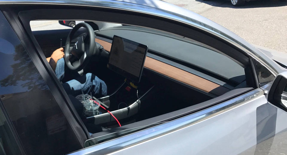  Tesla Model 3 Interior Takes Minimalism To The Extreme