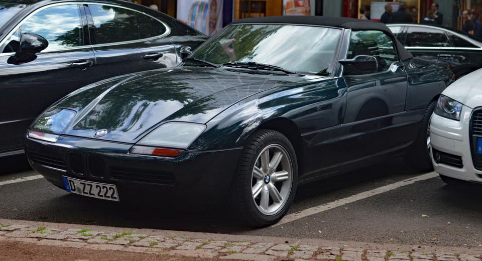 BMW’s Z1 Looks As Quirky As Ever Among Modern Cars