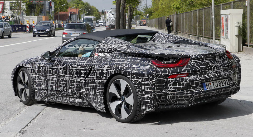  2018 BMW i8 Spyder Scooped Up Close