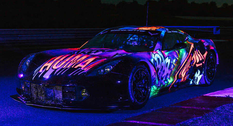  This Glow-In-The-Dark Corvette Art Car’s Going To Race At Le Mans