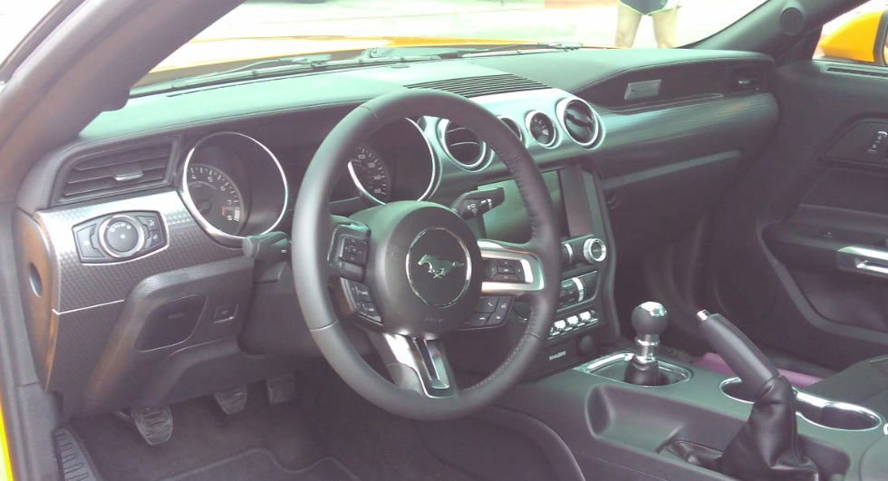  2018 Ford Mustang GT Caught During Photo Shoot, Reveals 7,500 RPM Redline