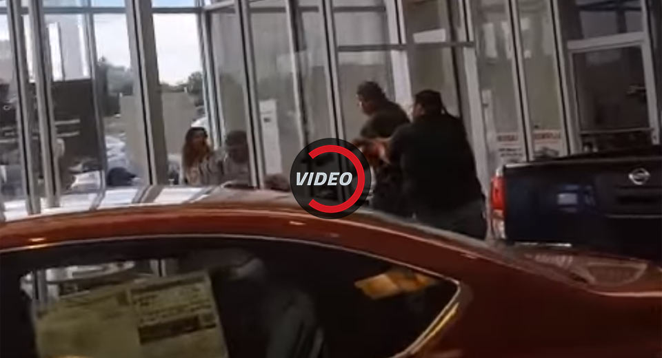  Three Killed In Dramatic Texas Dealership Shooting [w/Video]