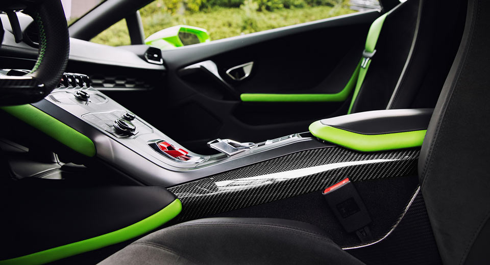 Verde Mantis Lamborghini Huracan Gets A Vilner Interior Makeover